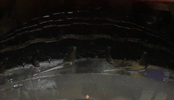 2016 Mahindra TUV300 T8, Diesel, Manual, 30,761 km, Right Front Tyre Tread