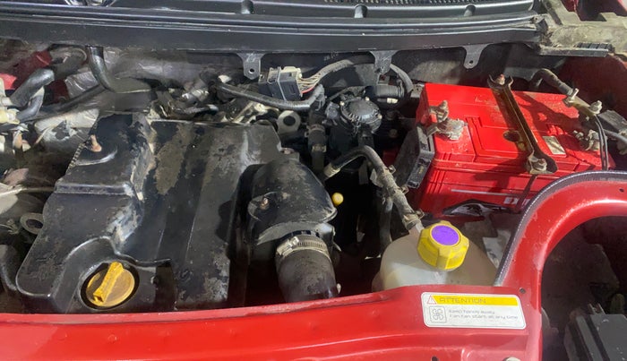 2016 Mahindra TUV300 T8, Diesel, Manual, 30,761 km, Engine View - Left