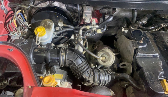 2016 Mahindra TUV300 T8, Diesel, Manual, 30,761 km, Engine View - Right