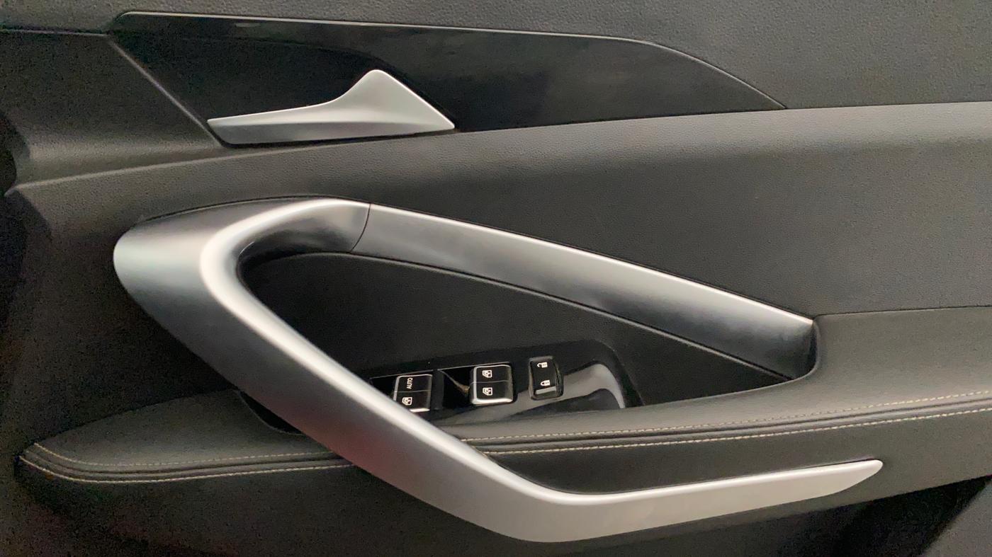 2020 MG HECTOR SHARP HYBRID 1.5 PETROL, Petrol, Manual, 54,247 km, Driver Side Door Panels Control