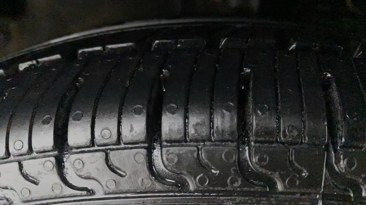 2011 Hyundai i10 MAGNA 1.2, Petrol, Manual, 40,846 km, Left Front Tyre Tread