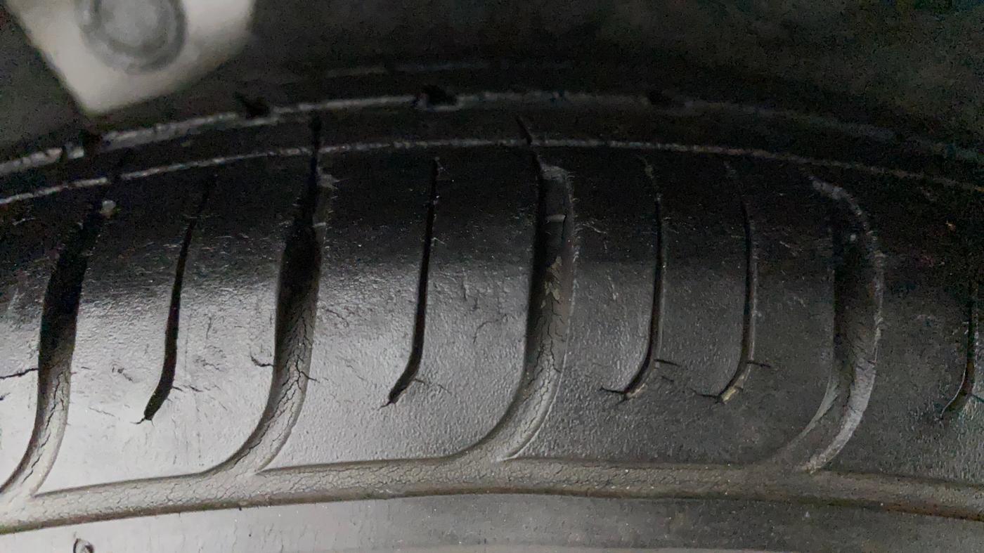 2011 Hyundai i10 MAGNA 1.2, Petrol, Manual, 40,846 km, Right Rear Tyre Tread