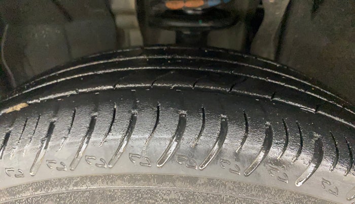 2022 Nissan MAGNITE XV TURBO CVT, Petrol, Automatic, 14,728 km, Left Front Tyre Tread