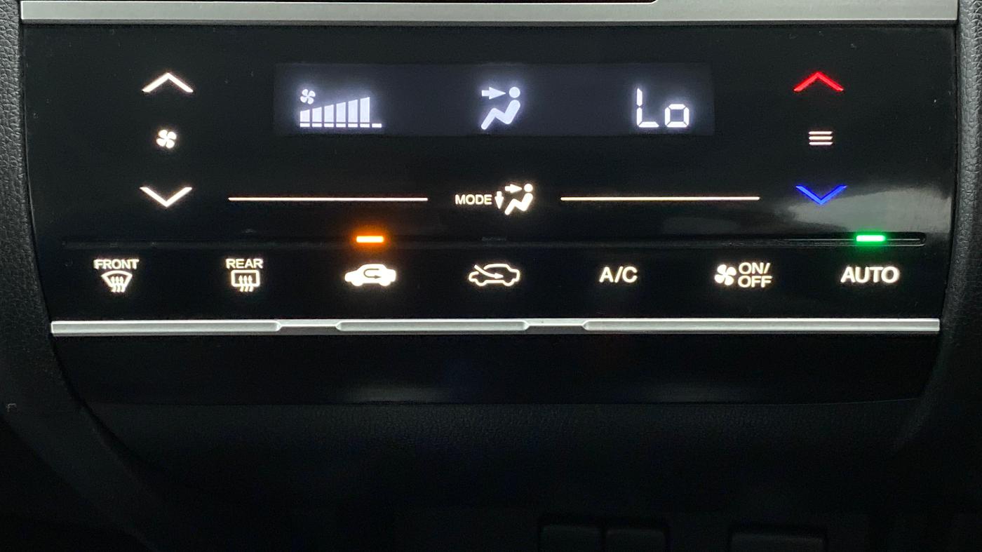 2018 Honda WR-V 1.5 i-DTEC VX MT, Diesel, Manual, 57,192 km, Automatic Climate Control