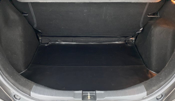2018 Honda WR-V 1.5 i-DTEC VX MT, Diesel, Manual, 57,192 km, Boot Inside