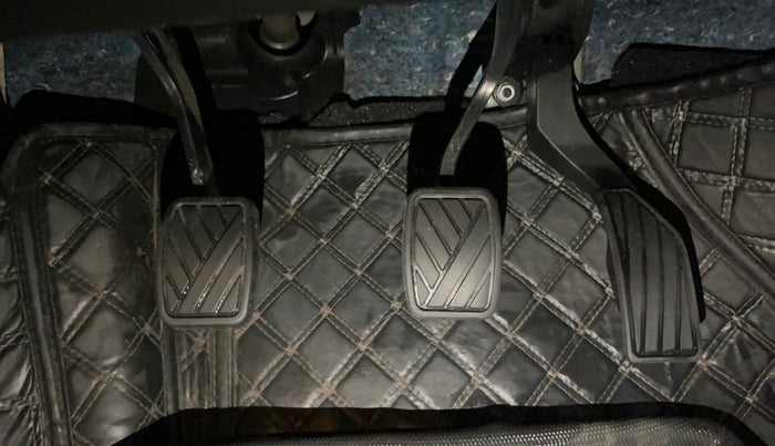 2023 Maruti BREZZA VXI S-CNG, CNG, Manual, 26,684 km, Pedals