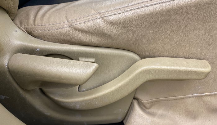 2014 Honda Brio V MT, Petrol, Manual, 85,790 km, Driver Side Adjustment Panel