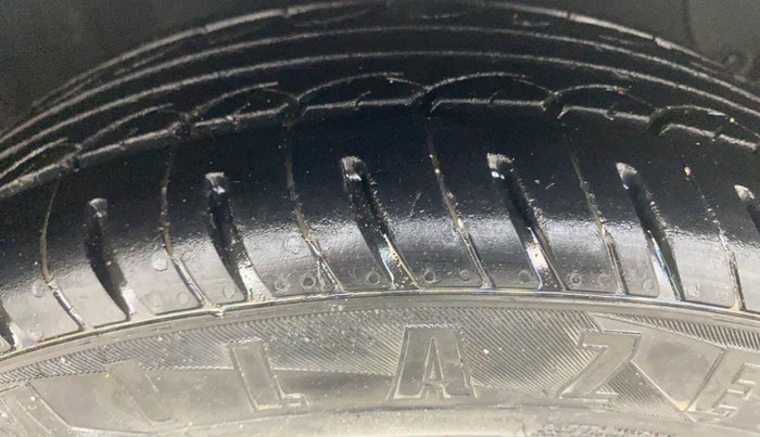 2014 Hyundai Xcent SX 1.2, Petrol, Manual, 66,703 km, Right Front Tyre Tread
