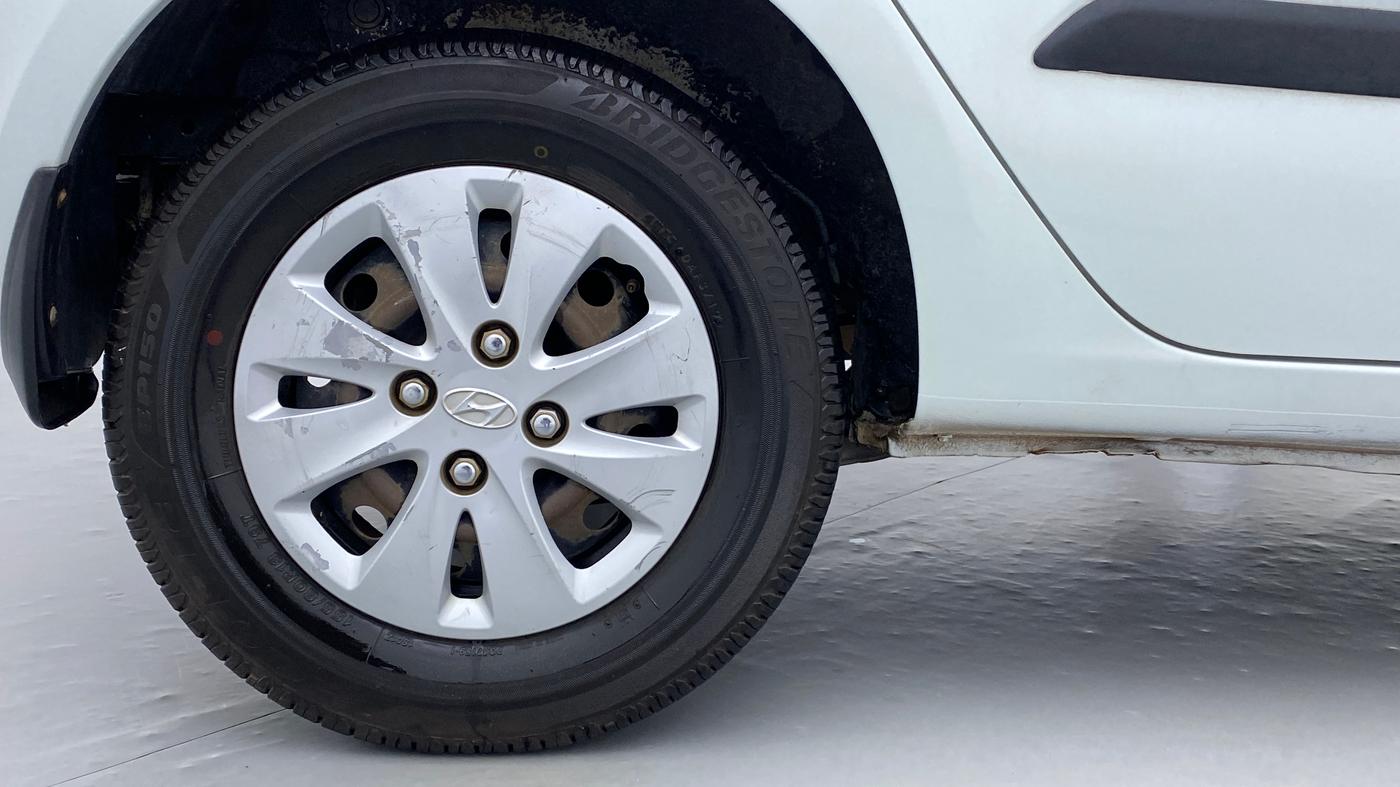 2012 Hyundai i10 MAGNA 1.2 KAPPA2, Petrol, Manual, 1,23,067 km, Right Rear Wheel