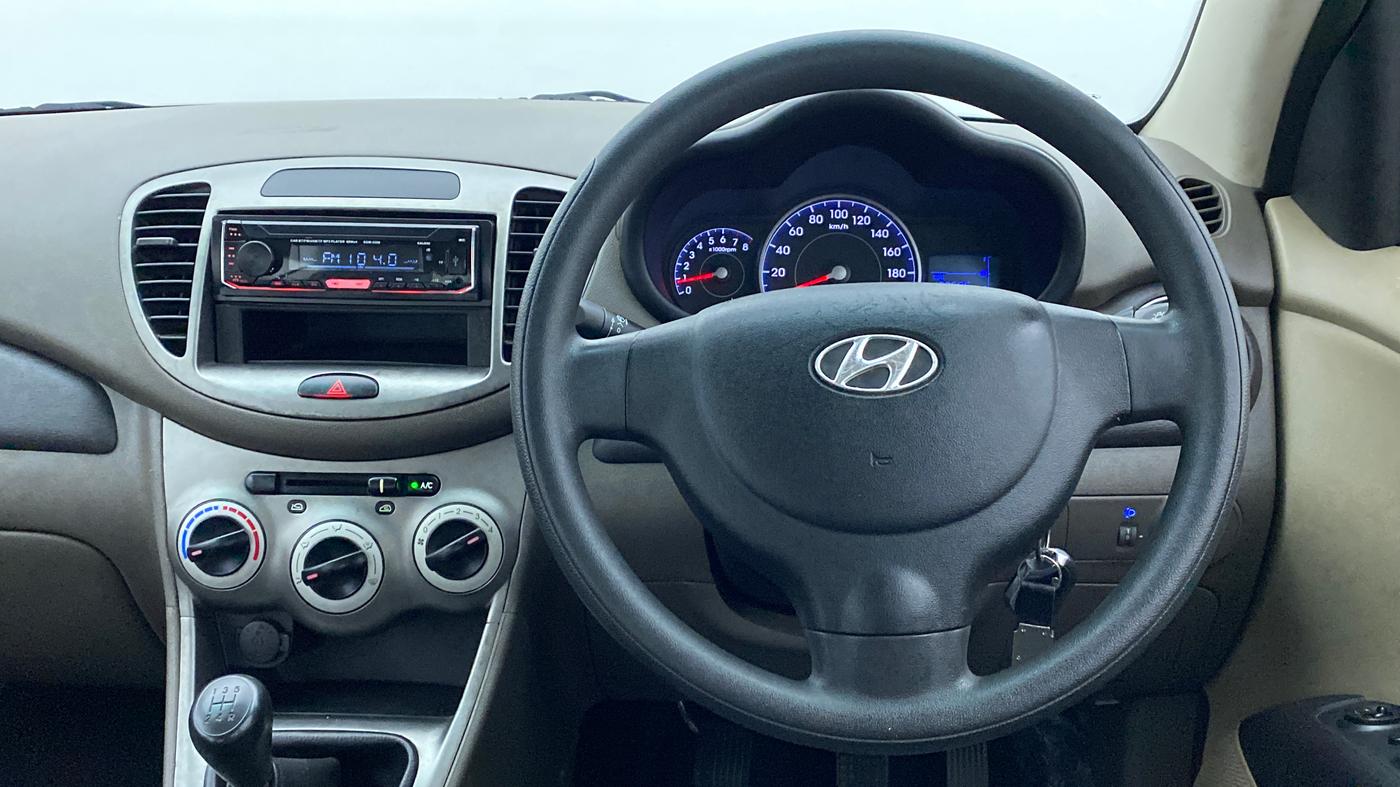 2012 Hyundai i10 MAGNA 1.2 KAPPA2, Petrol, Manual, 1,23,067 km, Steering Wheel Close Up