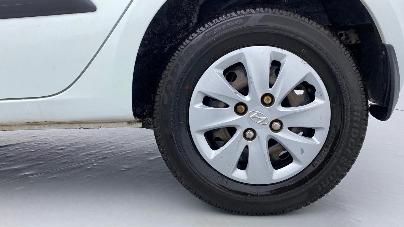 2012 Hyundai i10 MAGNA 1.2 KAPPA2, Petrol, Manual, 1,23,067 km, Left Rear Wheel
