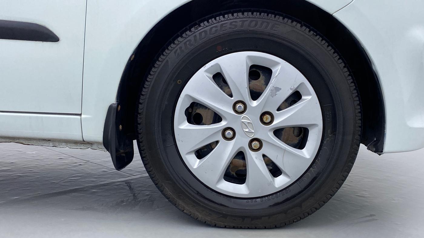 2012 Hyundai i10 MAGNA 1.2 KAPPA2, Petrol, Manual, 1,23,067 km, Right Front Wheel
