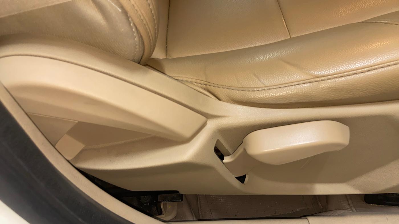 2021 Ford Figo Aspire TITANIUM PLUS 1.5 DIESEL, Diesel, Manual, 87,410 km, Driver Side Adjustment Panel