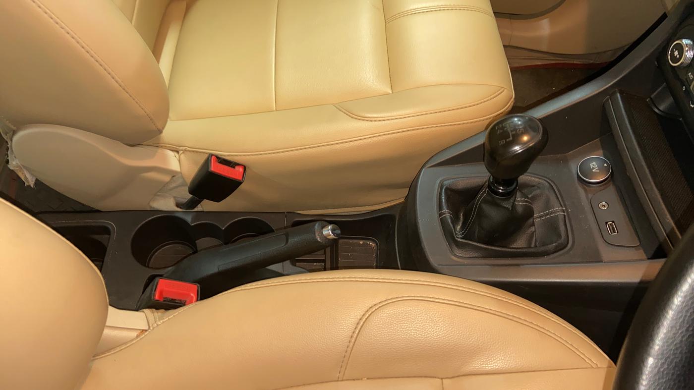 2021 Ford Figo Aspire TITANIUM PLUS 1.5 DIESEL, Diesel, Manual, 87,410 km, Gear Lever