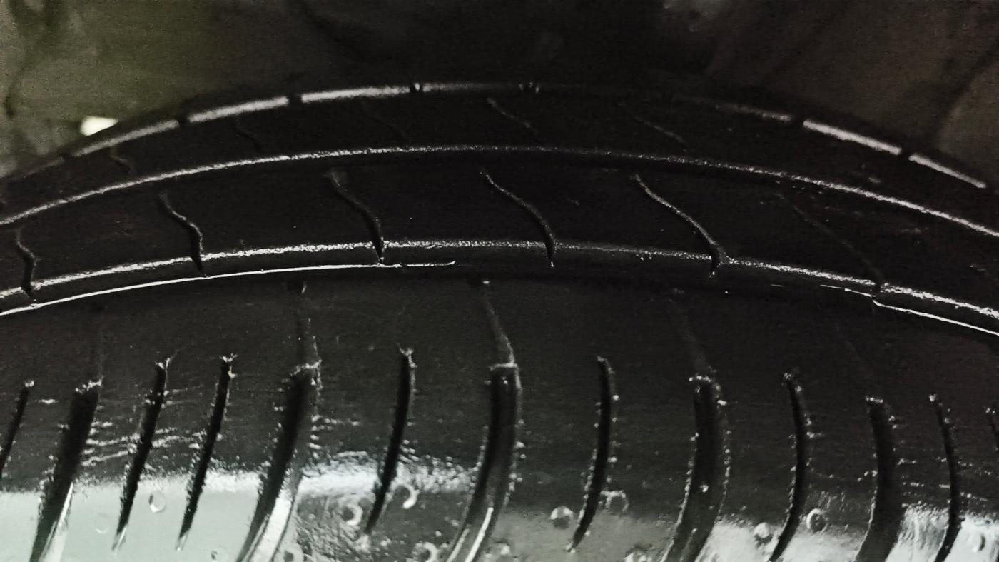 2020 Maruti Baleno DELTA PETROL 1.2, Petrol, Manual, 48,301 km, Left Front Tyre Tread