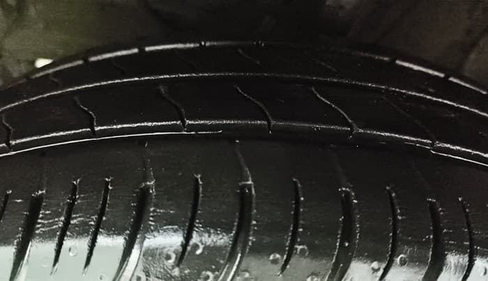 2020 Maruti Baleno DELTA PETROL 1.2, Petrol, Manual, 48,301 km, Left Front Tyre Tread