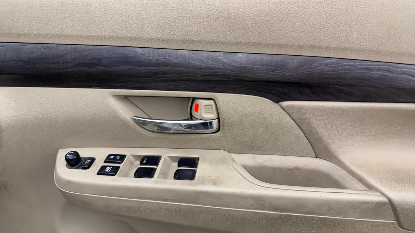 2022 Maruti Ertiga ZXI AT SHVS, Petrol, Automatic, 97,824 km, Driver Side Door Panels Control