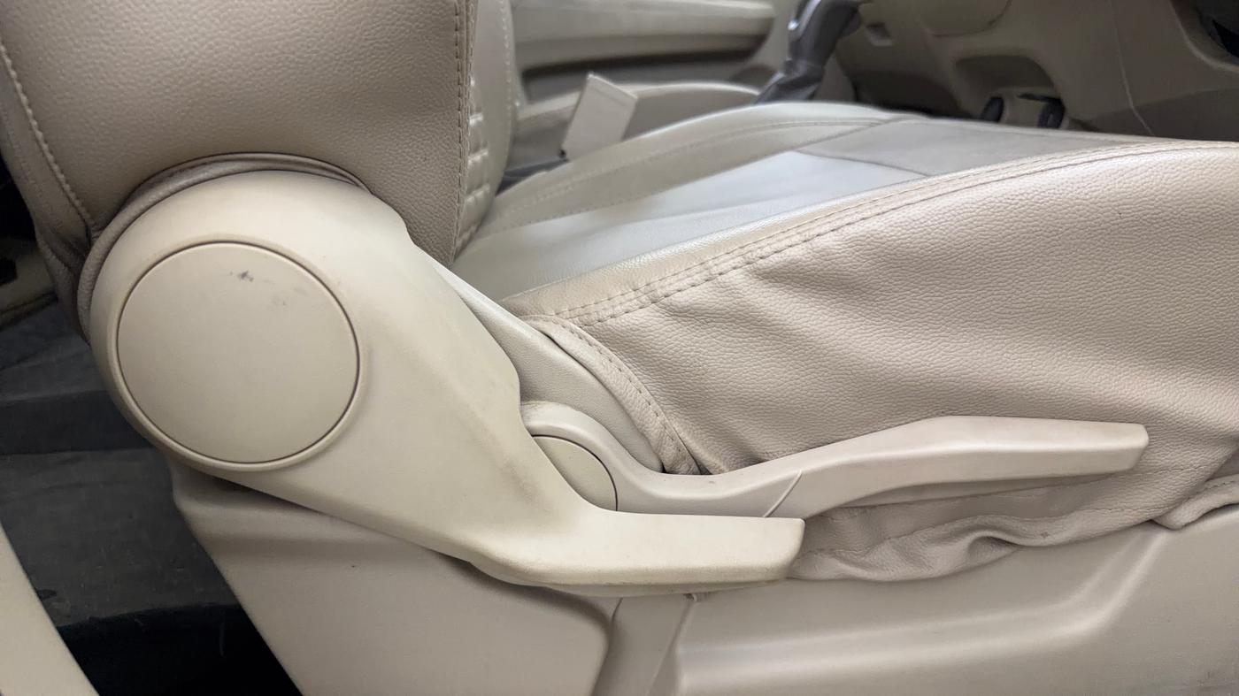2022 Maruti Ertiga ZXI AT SHVS, Petrol, Automatic, 97,824 km, Driver Side Adjustment Panel