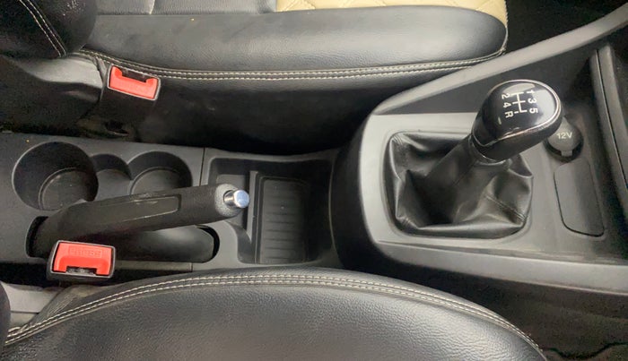 2016 Ford New Figo TITANIUM 1.2 PETROL MT, Petrol, Manual, 39,246 km, Gear Lever