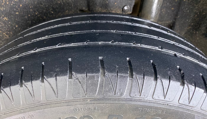 2018 Maruti Vitara Brezza VDI, Diesel, Manual, 98,557 km, Left Rear Tyre Tread