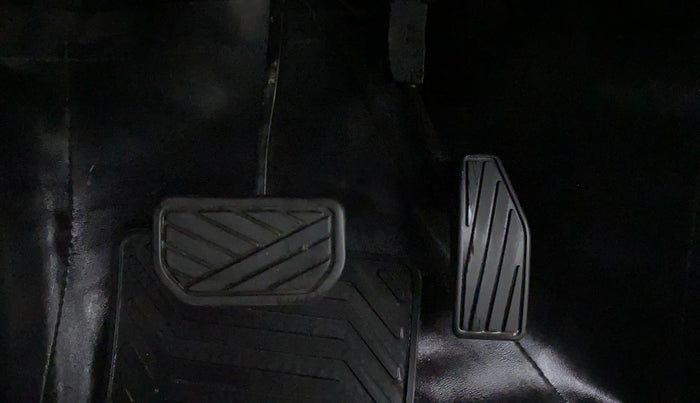 2021 Maruti XL6 ALPHA AT, Petrol, Automatic, 20,776 km, Pedals