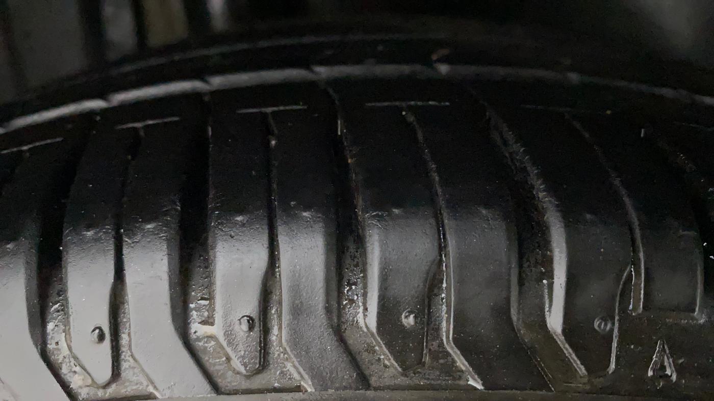 2021 Maruti XL6 ALPHA AT, Petrol, Automatic, 20,776 km, Right Rear Tyre Tread
