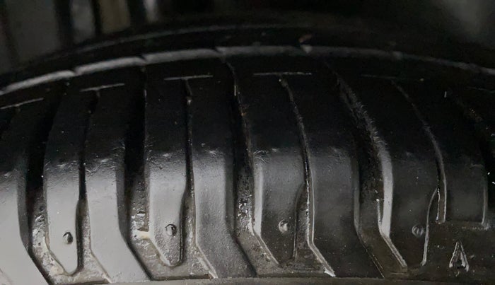 2021 Maruti XL6 ALPHA AT, Petrol, Automatic, 20,776 km, Right Rear Tyre Tread