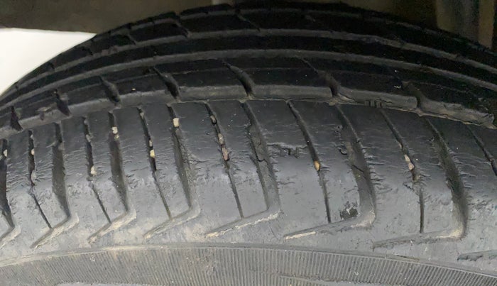 2016 Renault Kwid RXT 0.8, Petrol, Manual, 100 km, Right Rear Tyre Tread