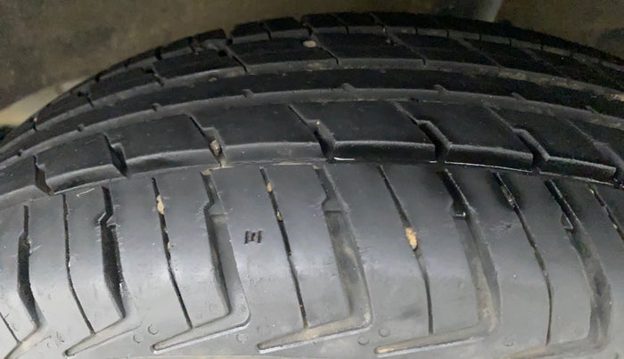 2016 Renault Kwid RXT 0.8, Petrol, Manual, 100 km, Left Rear Tyre Tread