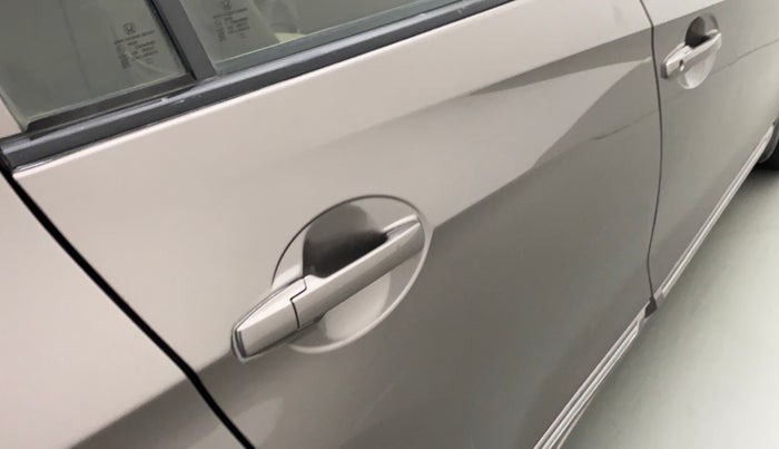 2014 Honda Amaze 1.2L I-VTEC S, Petrol, Manual, 57,700 km, Right rear door - Slightly dented