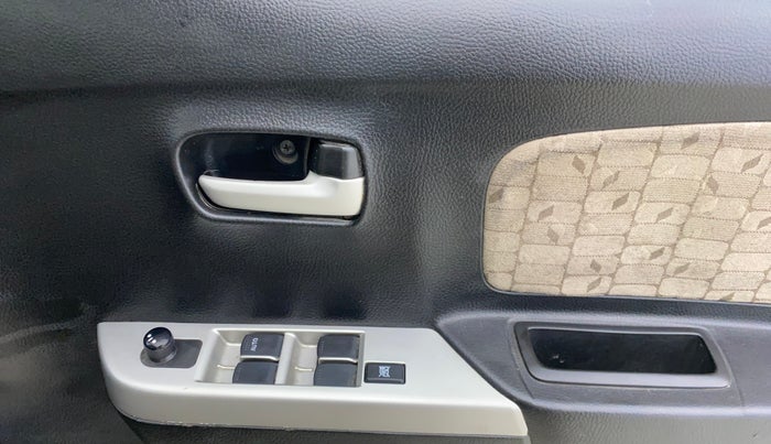 2013 Maruti Wagon R 1.0 VXI, Petrol, Manual, 79,156 km, Driver Side Door Panels Control