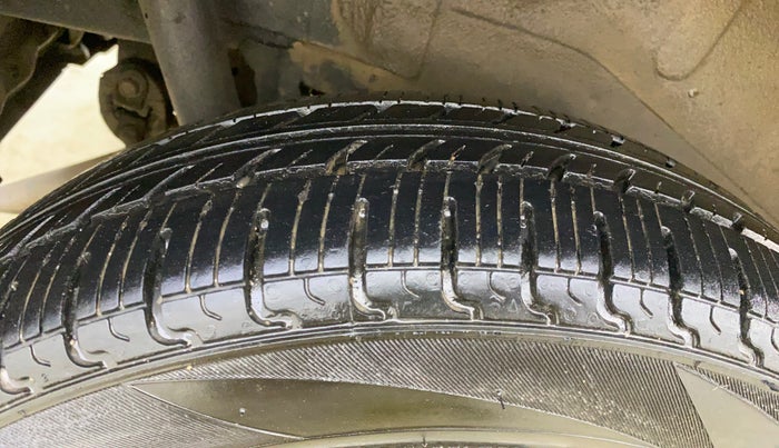 2013 Maruti Wagon R 1.0 VXI, Petrol, Manual, 79,156 km, Right Rear Tyre Tread