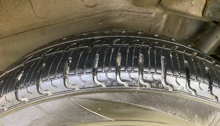 2013 Maruti Wagon R 1.0 VXI, Petrol, Manual, 79,156 km, Left Rear Tyre Tread