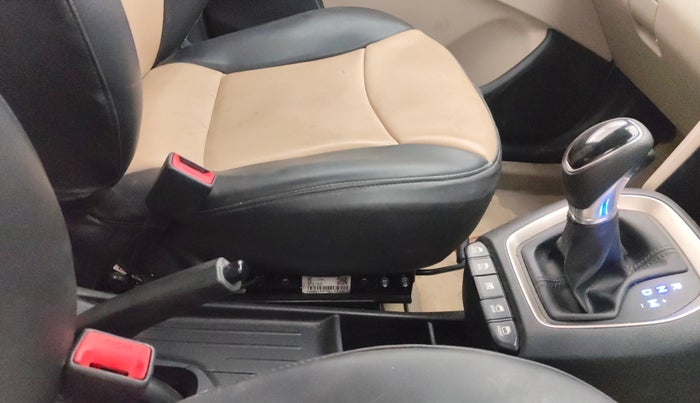 2020 Hyundai NEW SANTRO ASTA AMT, Petrol, Automatic, 23,438 km, Gear Lever