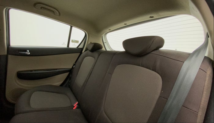 2014 Hyundai i20 ASTA 1.2, Petrol, Manual, 77,526 km, Right Side Rear Door Cabin