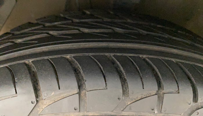 2014 Hyundai i20 ASTA 1.2, Petrol, Manual, 77,526 km, Left Front Tyre Tread