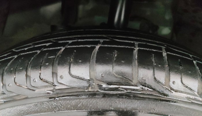 2025 Tata NEXON CREATIVE + SUNROOF AMT 1.5 DIESEL, Diesel, Automatic, 16,584 km, Left Front Tyre Tread