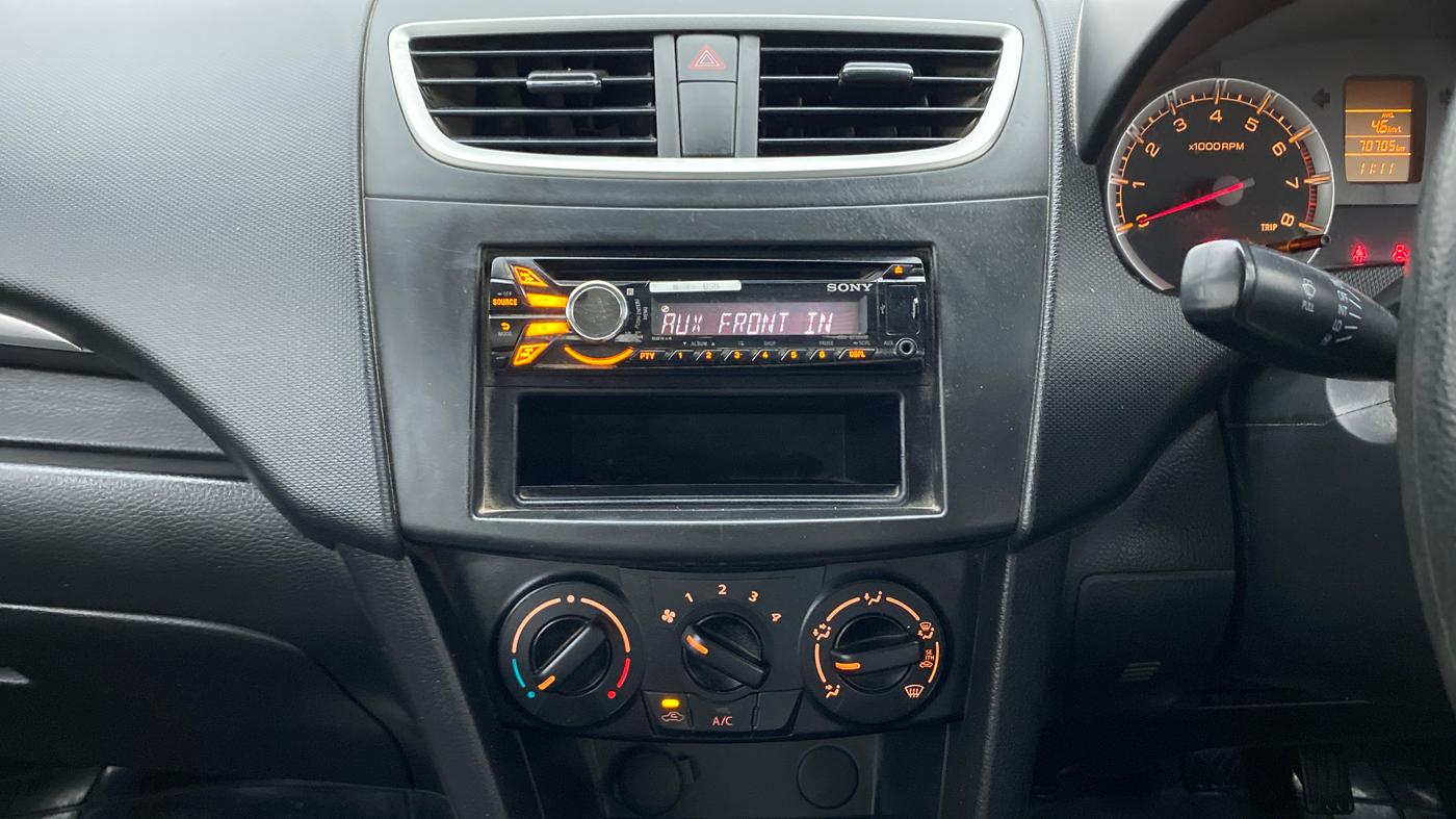 2013 Maruti Swift VXI D, Petrol, Manual, 70,769 km, Air Conditioner