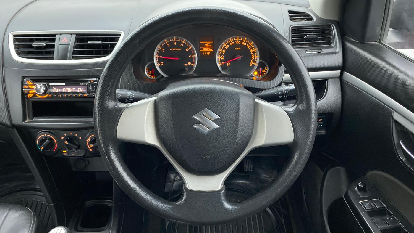 2013 Maruti Swift VXI D, Petrol, Manual, 70,769 km, Steering Wheel Close Up