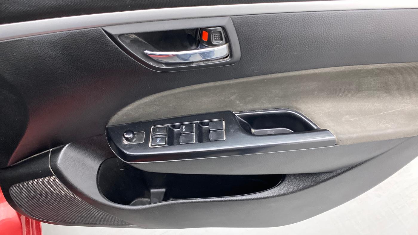 2013 Maruti Swift VXI D, Petrol, Manual, 70,769 km, Driver Side Door Panels Control