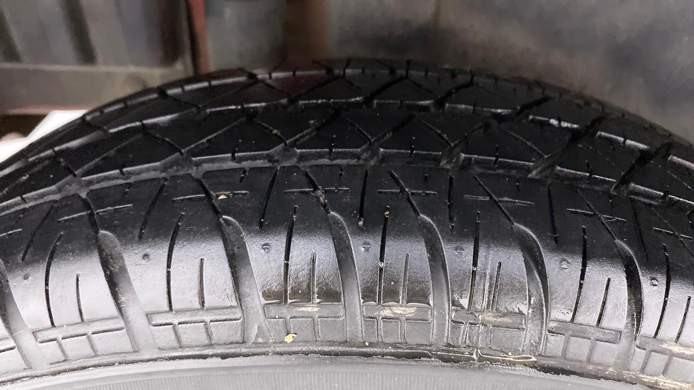 2013 Maruti Swift VXI D, Petrol, Manual, 70,769 km, Right Rear Tyre Tread