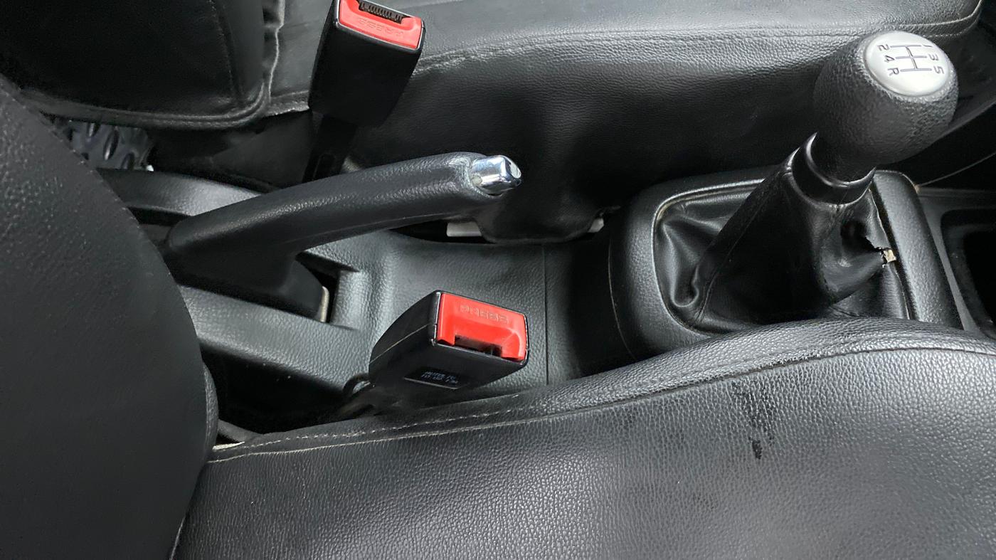 2013 Maruti Swift VXI D, Petrol, Manual, 70,769 km, Gear Lever