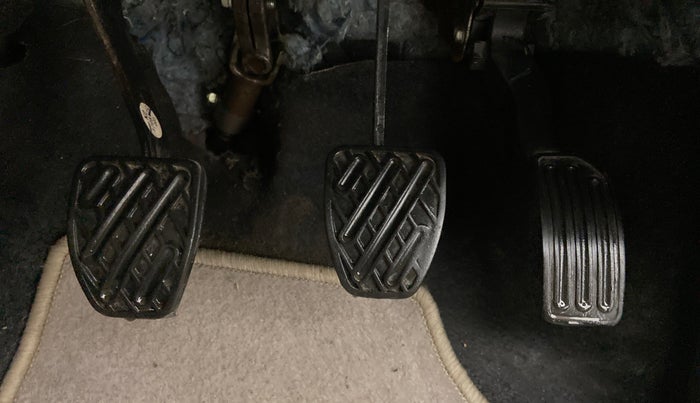 2017 Datsun Go T, Petrol, Manual, 46,059 km, Pedals