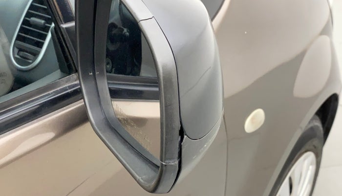 2010 Maruti Ritz VXI, Petrol, Manual, 91,149 km, Right rear-view mirror - Cover has minor damage