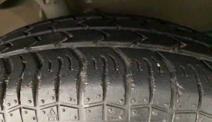 2010 Maruti Ritz VXI, Petrol, Manual, 91,149 km, Right Front Tyre Tread