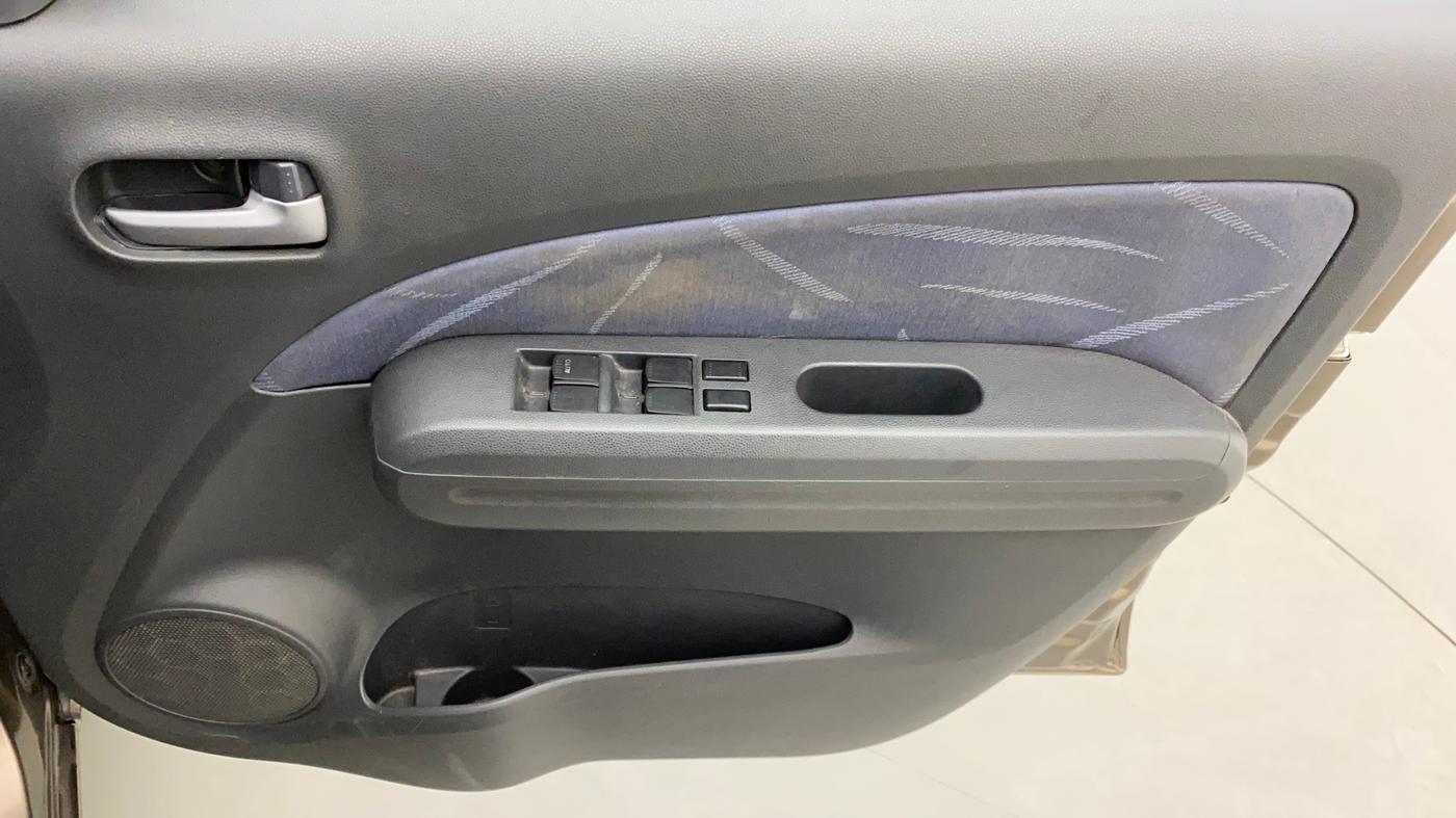 2010 Maruti Ritz VXI, Petrol, Manual, 91,149 km, Driver Side Door Panels Control