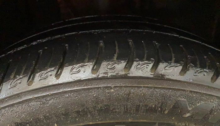 2020 Tata ALTROZ XZ PETROL, Petrol, Manual, 56,208 km, Right Front Tyre Tread