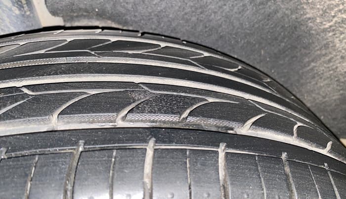 2022 KIA CARENS PRESTIGE PLUS 1.4 PETROL DCT 7 STR, Petrol, Automatic, 47,368 km, Right Rear Tyre Tread