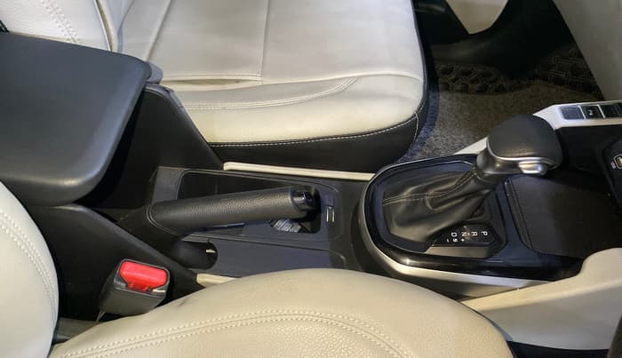 2022 KIA CARENS PRESTIGE PLUS 1.4 PETROL DCT 7 STR, Petrol, Automatic, 47,368 km, Gear Lever