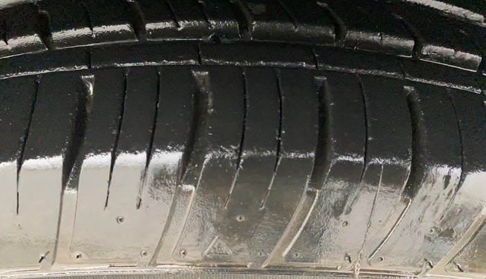 2021 Tata Harrier XZA 2.0L, Diesel, Automatic, 15,883 km, Right Front Tyre Tread